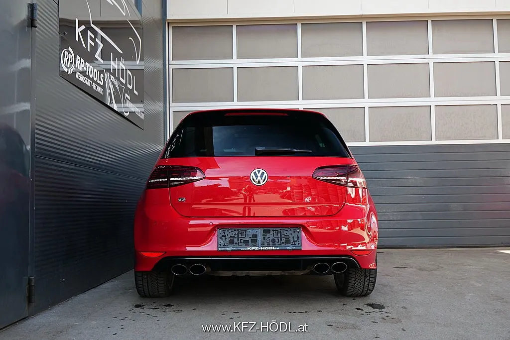 Volkswagen Golf R 2,0 TSI DSG Image 4