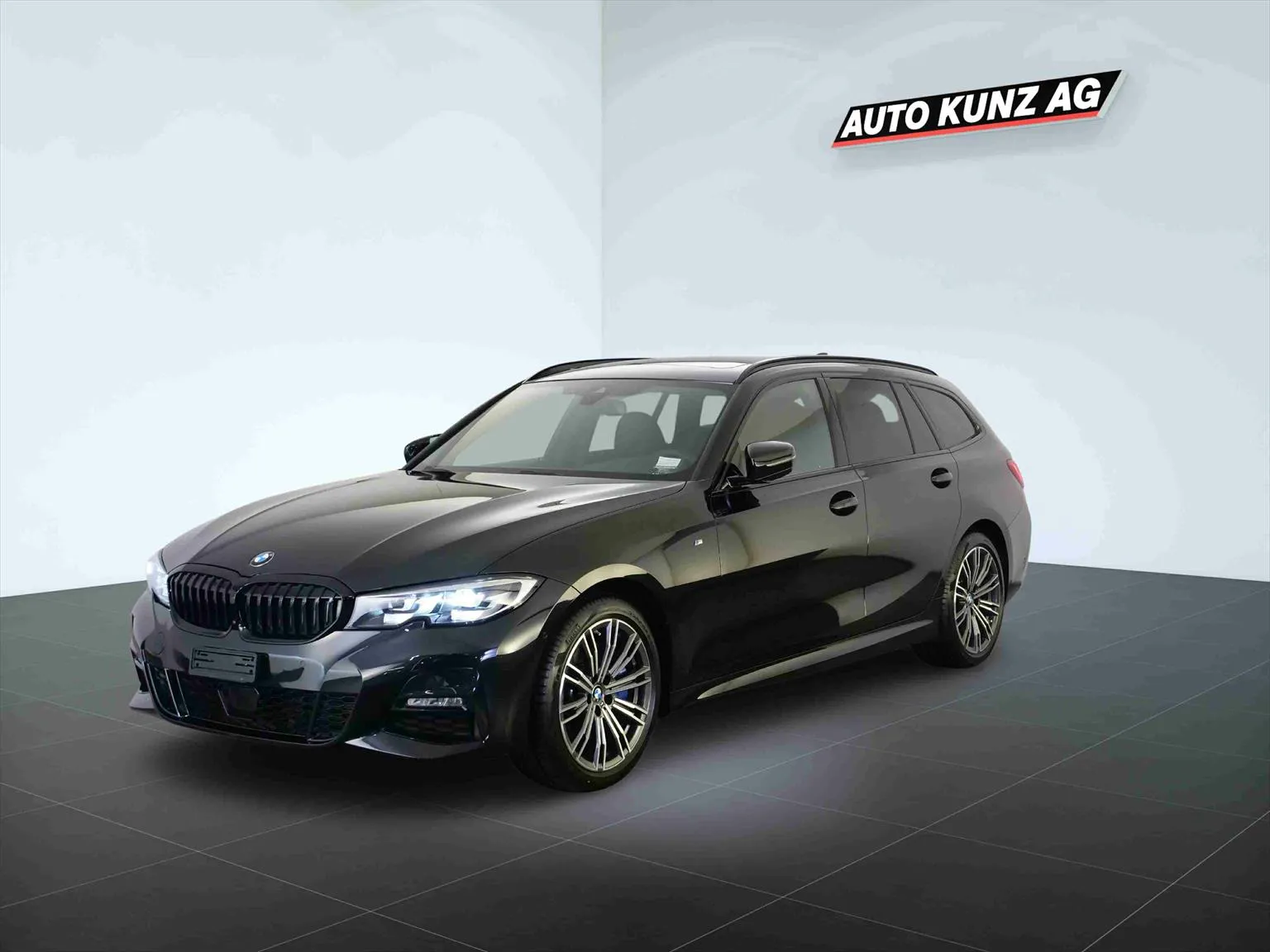 BMW 330i xDriveTouring M Sport Automat  Image 1